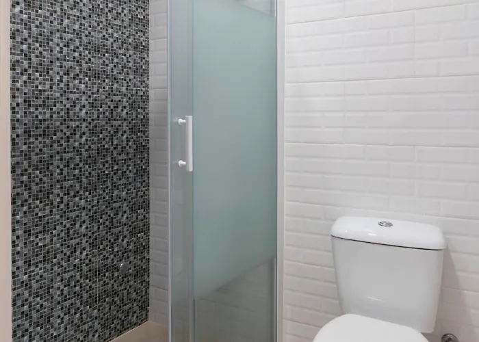 Apartment Hostwise - Artistic Escape With Modern Comfort *