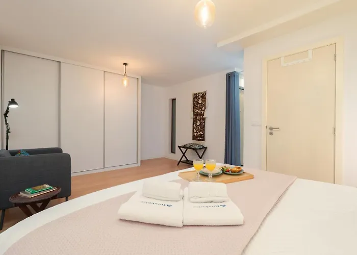 Hostwise - Artistic Escape With Modern Comfort Vila Nova de Gaia