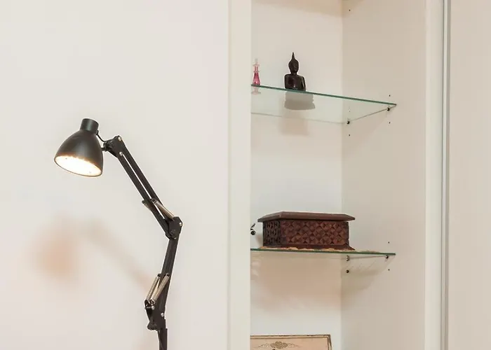 Hostwise - Artistic Escape With Modern Comfort Apartment *