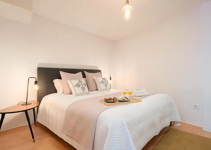 Hostwise - Artistic Escape With Modern Comfort Apartment *