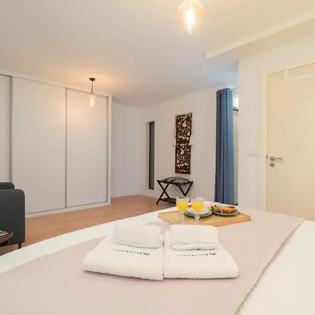 Hostwise - Artistic Escape With Modern Comfort 加亚新城