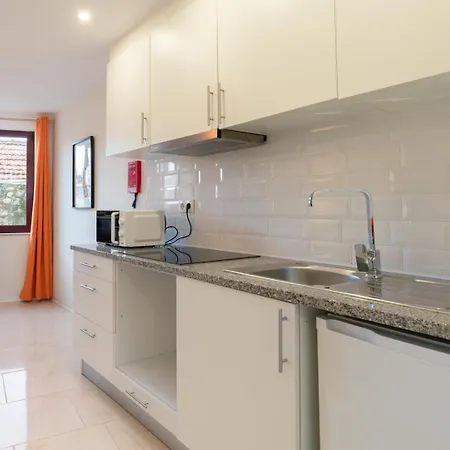 דירה Hostwise - Artistic Escape With Modern Comfort *