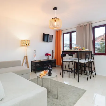 דירה Hostwise - Artistic Escape With Modern Comfort *