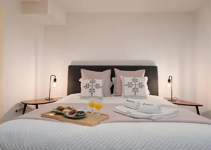 Hostwise - Artistic Escape With Modern Comfort *